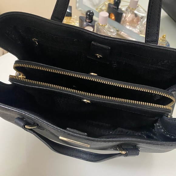 Classic black Kate Spade purse - Picture 3 of 3